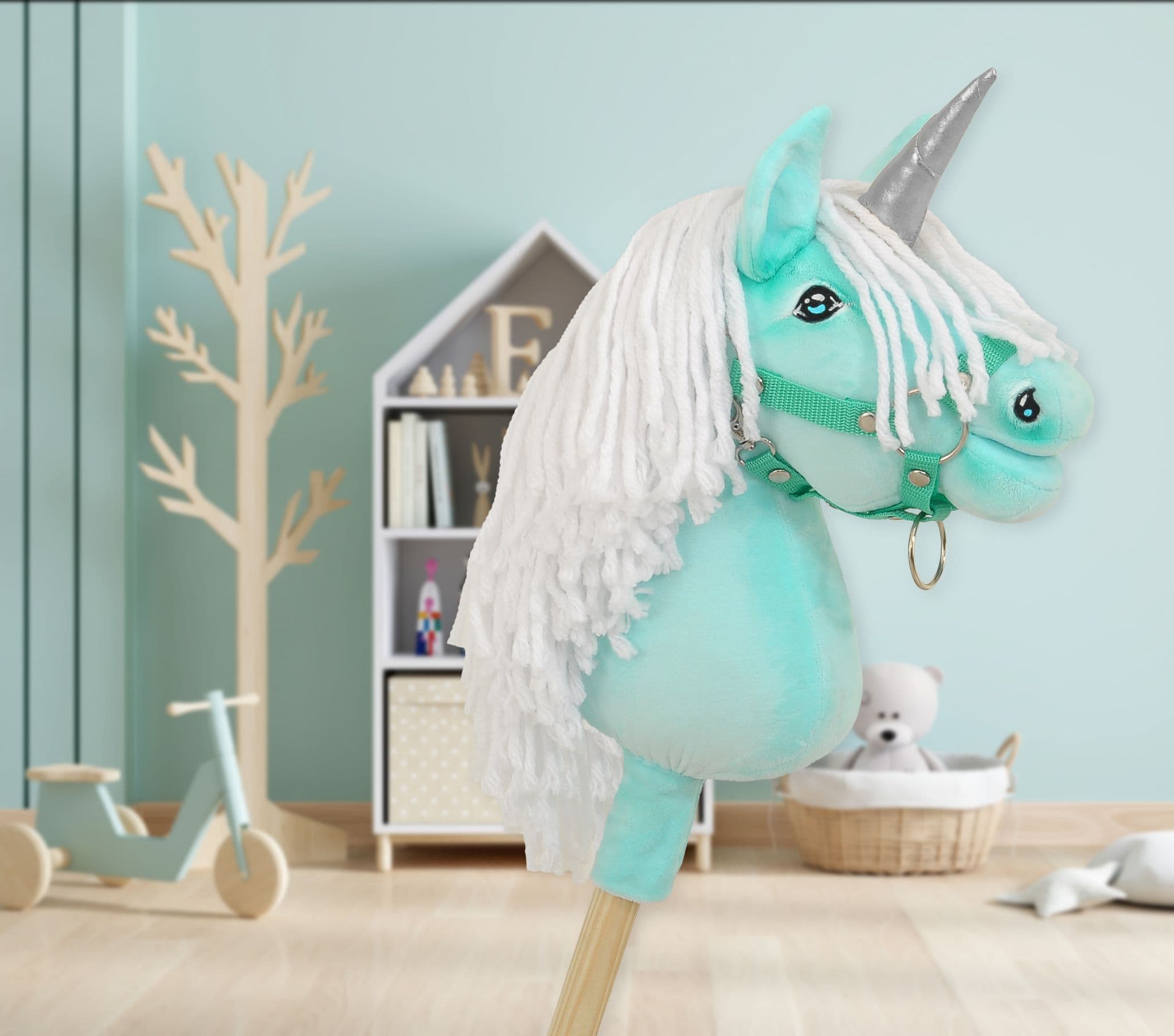 Hobby Horse Jednorożec na kiju mały miętowy z białą grzywą i srebrnym rogiem