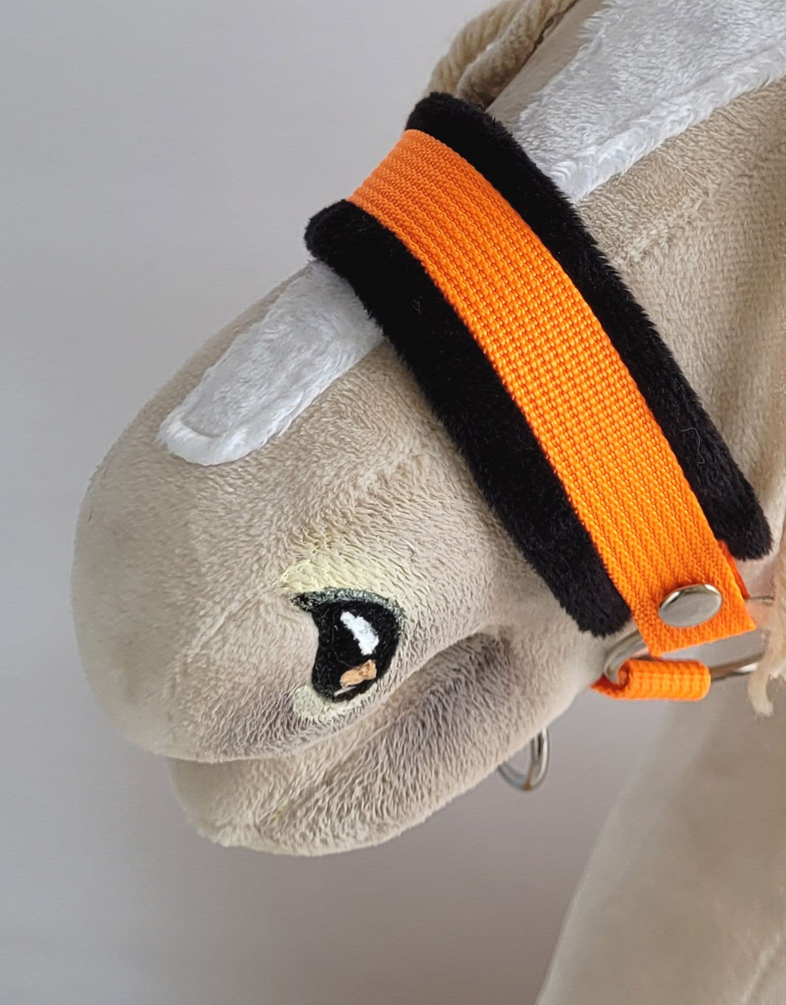 Zestaw do Hobby Horse: kantar A3 z czarnym futerkiem + uwiąz ze sznurka – neon-orange/ czarny