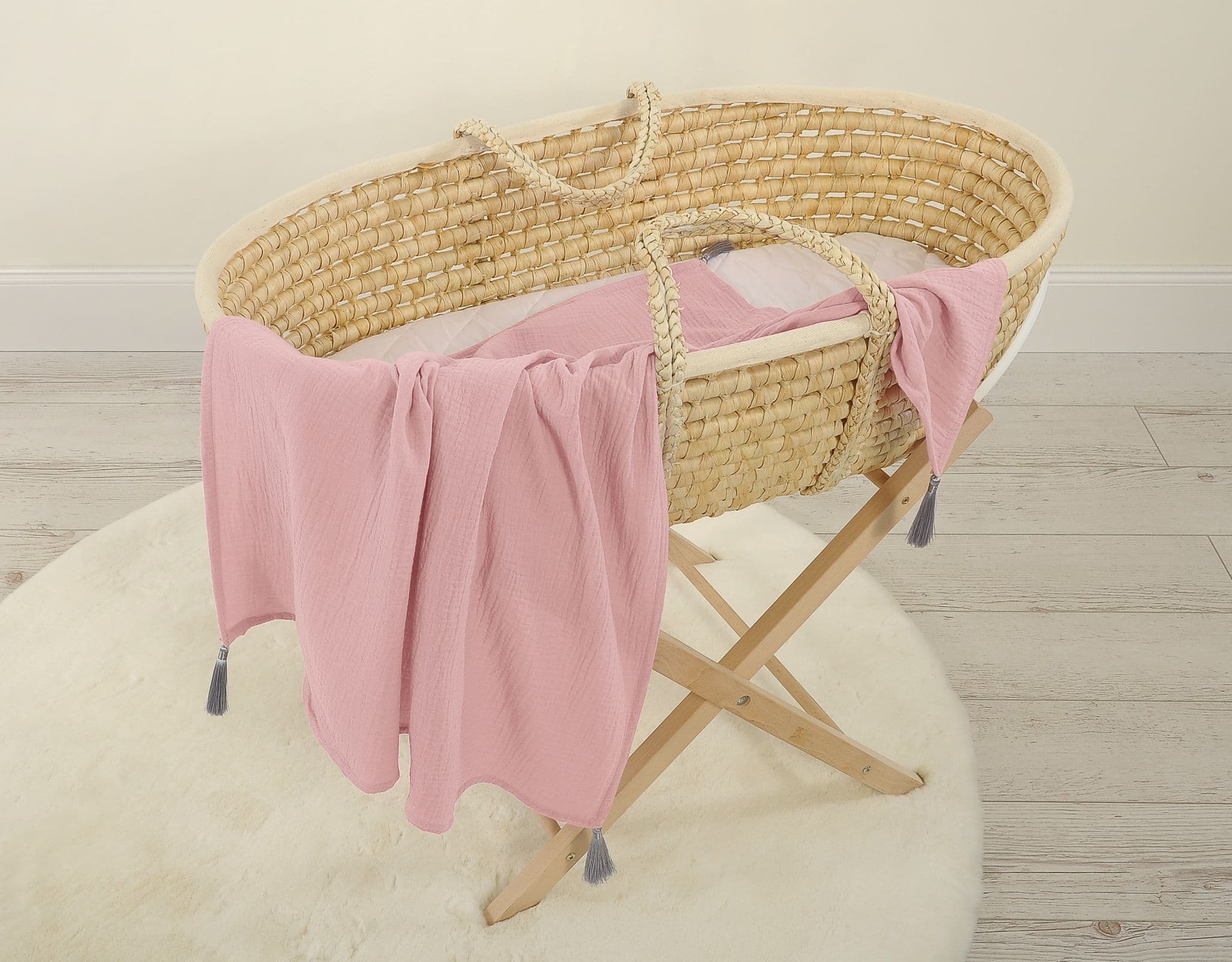 Muślinowy kocyk dla niemowląt z chwostami – pastel pink