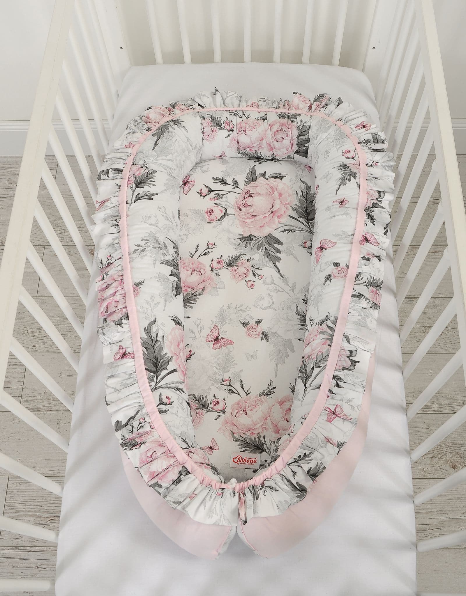 Kokon niemowlęcy kojec otulacz Premium z falbanką - Romantic peonies