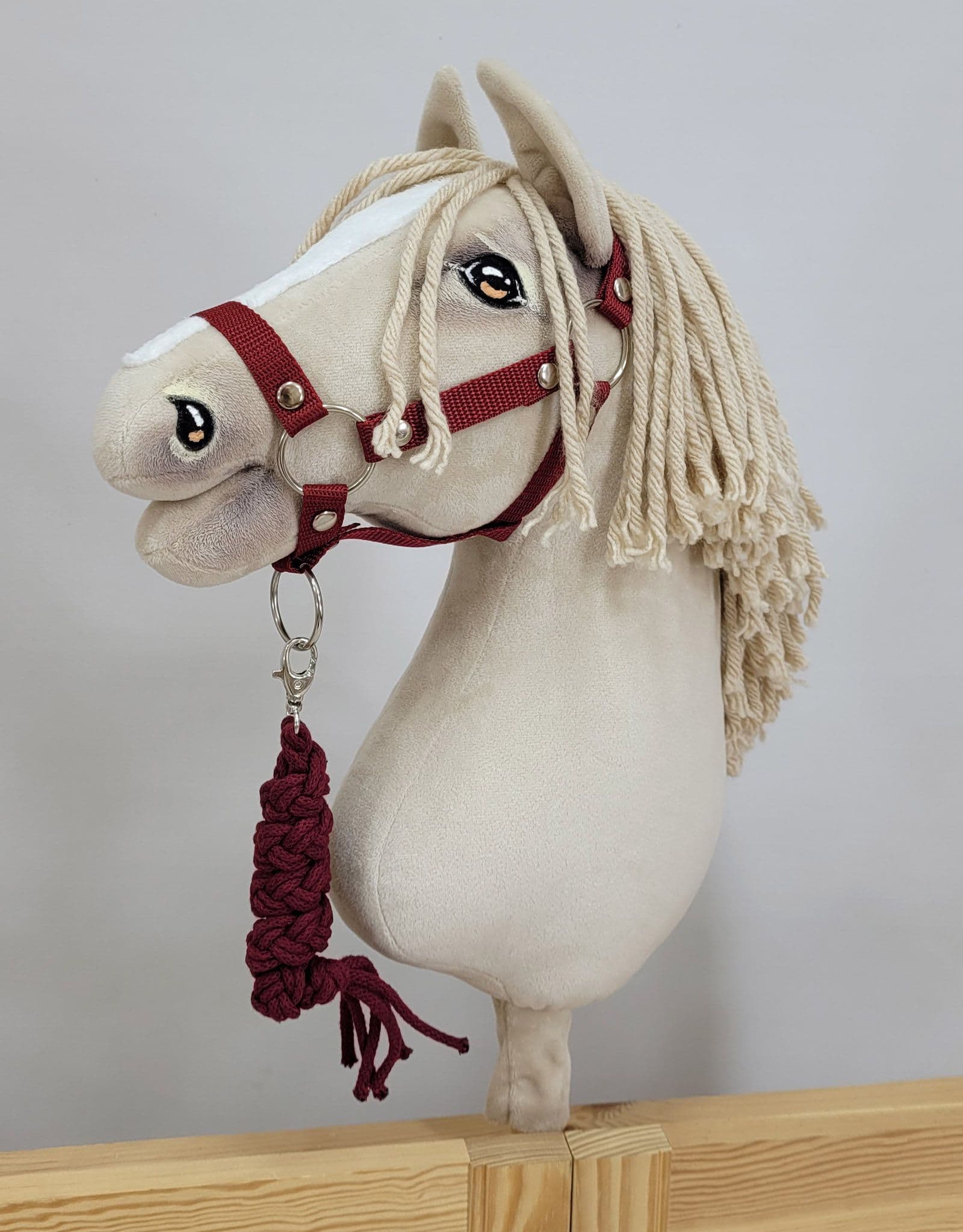 Uwiąz dla Hobby Horse ze sznurka – bordowy