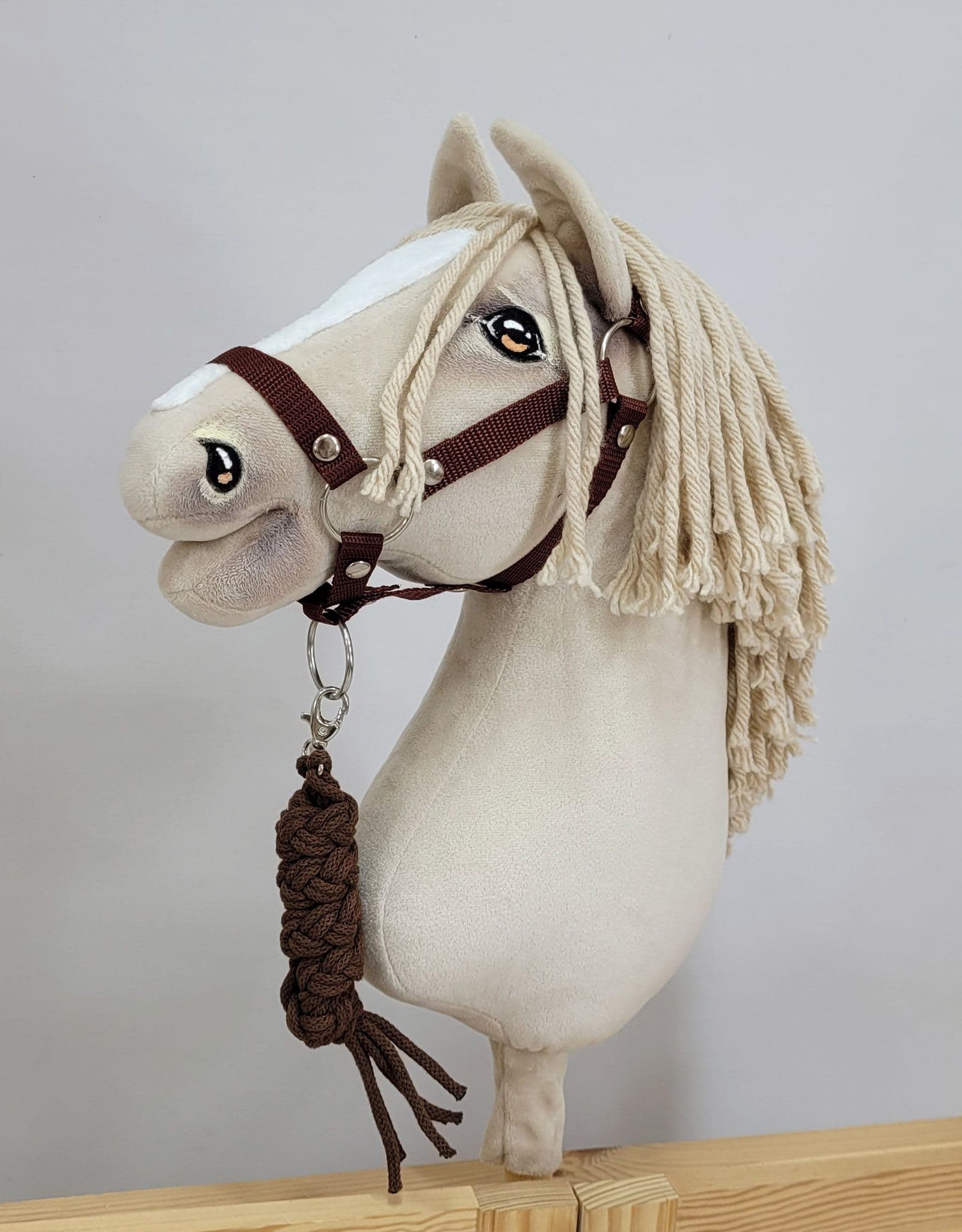 Uwiąz dla Hobby Horse ze sznurka – brązowy