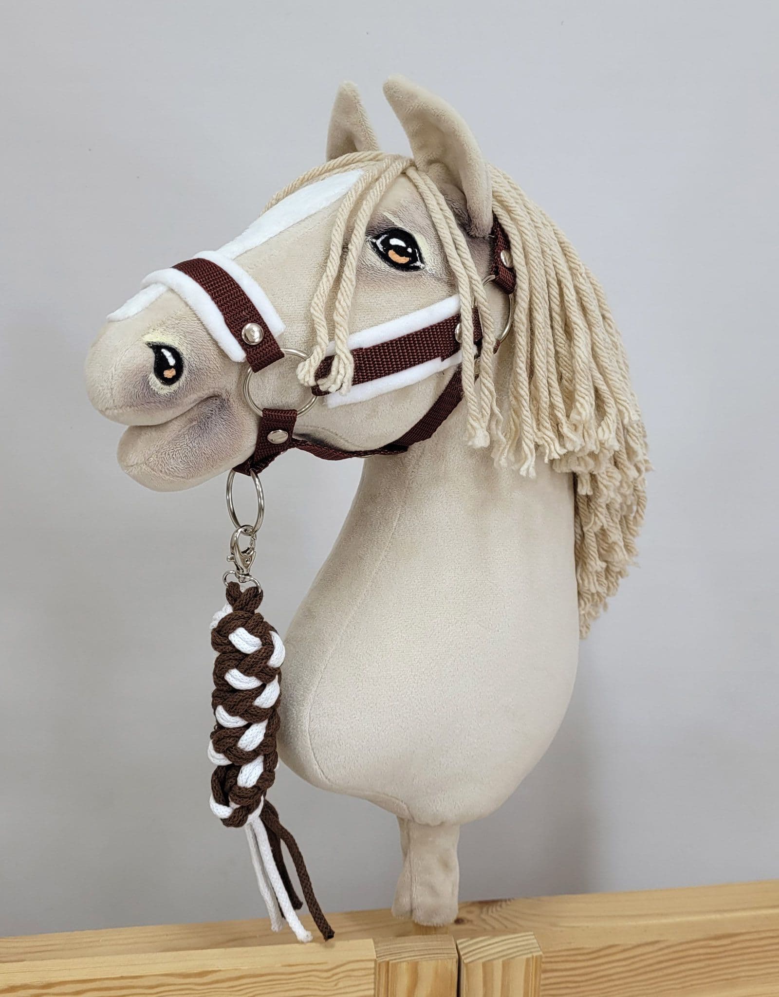 Uwiąz dla Hobby Horse ze sznurka – biało-brązowy