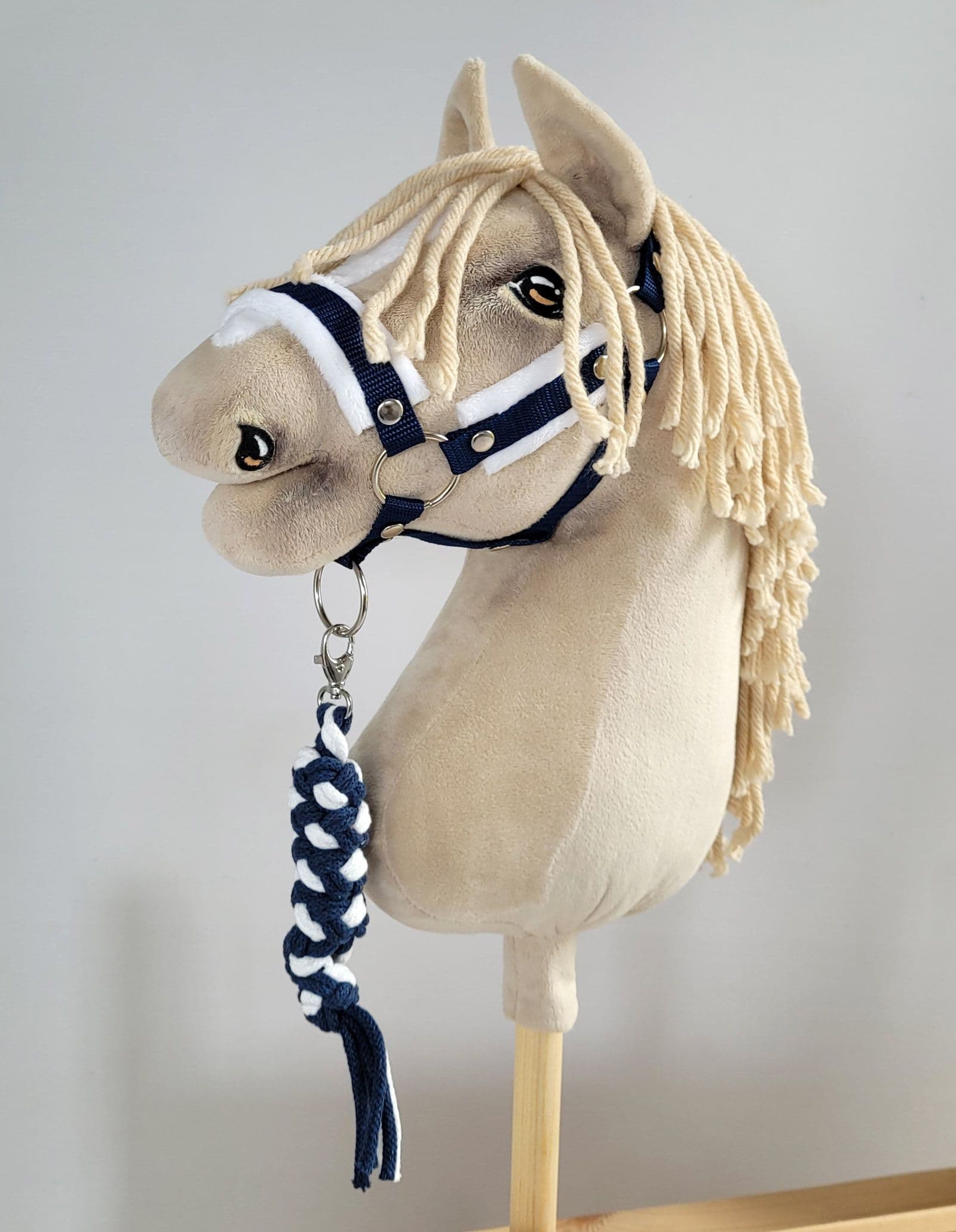 Uwiąz dla Hobby Horse ze sznurka – biało-granatowy