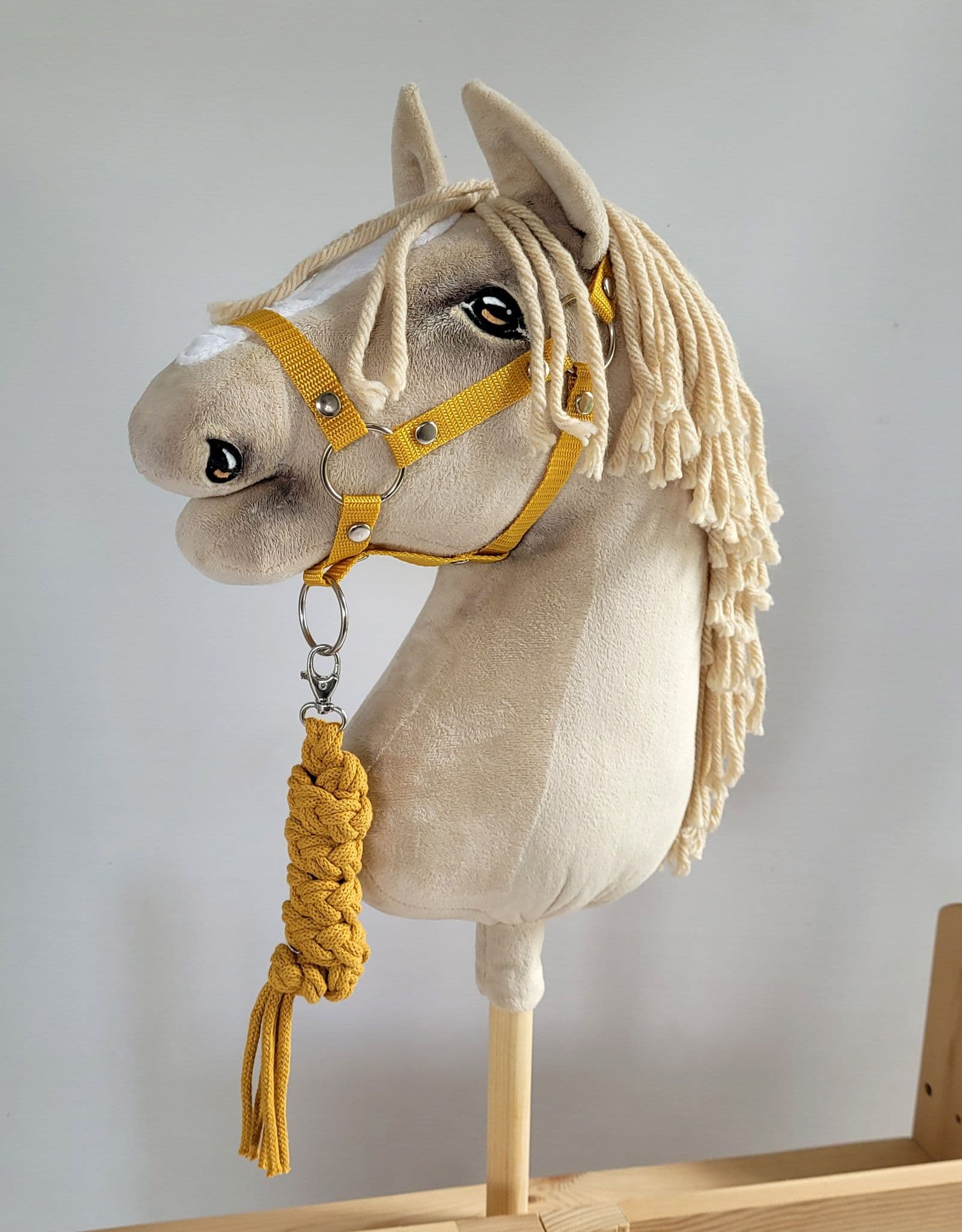 Uwiąz dla Hobby Horse ze sznurka – musztardowy