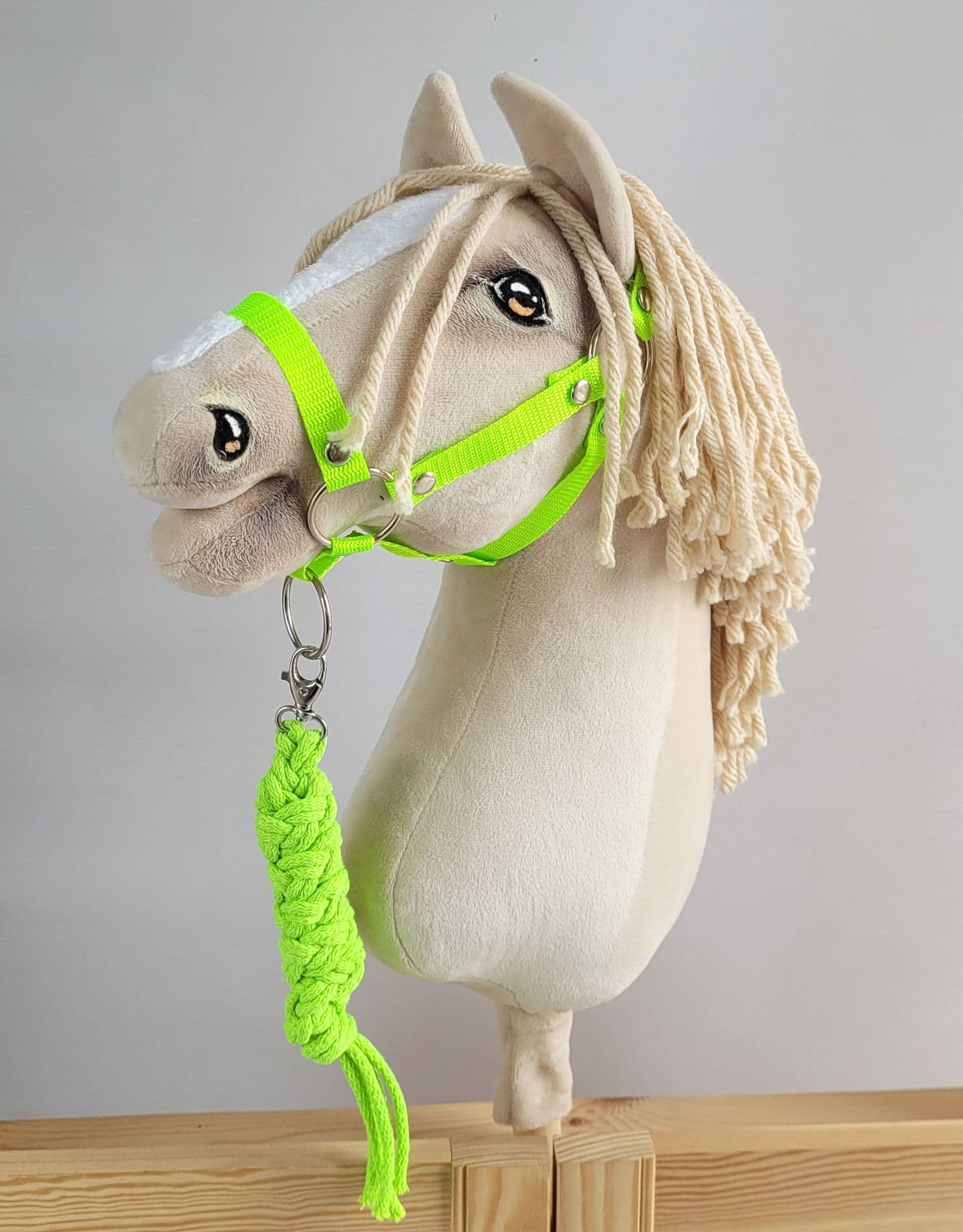 Uwiąz dla Hobby Horse ze sznurka – neon green