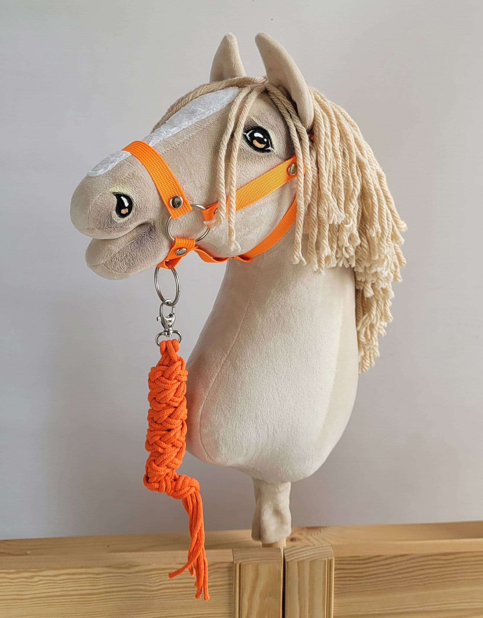 Uwiąz dla Hobby Horse ze sznurka – neon orange