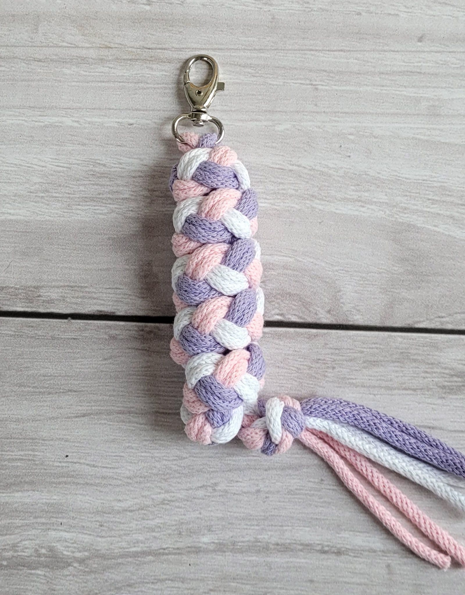Uwiąz dla Hobby Horse ze sznurka – jasny róż/ fiolet/ biały