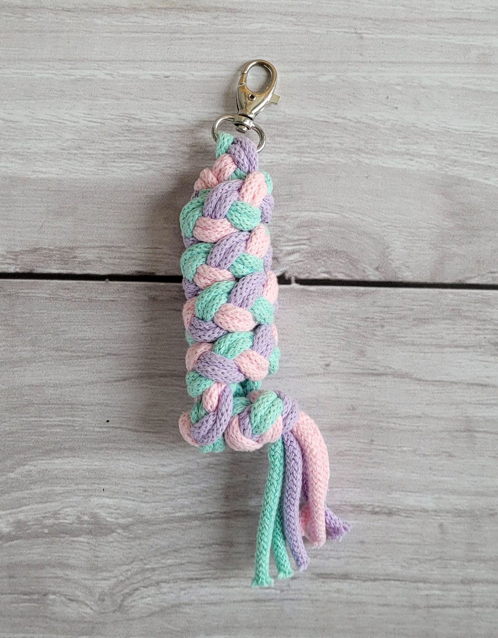 Uwiąz dla Hobby Horse ze sznurka – mięta/ fiolet/ jasny róż