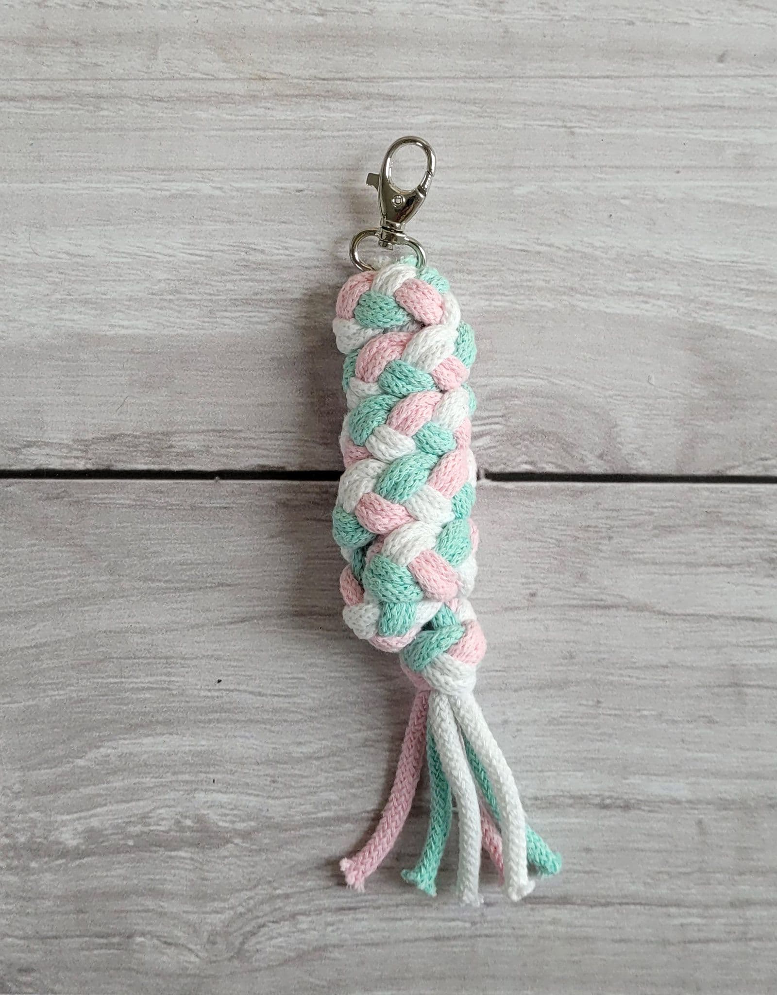 Uwiąz dla Hobby Horse ze sznurka – jasny róż/ mięta/ biały